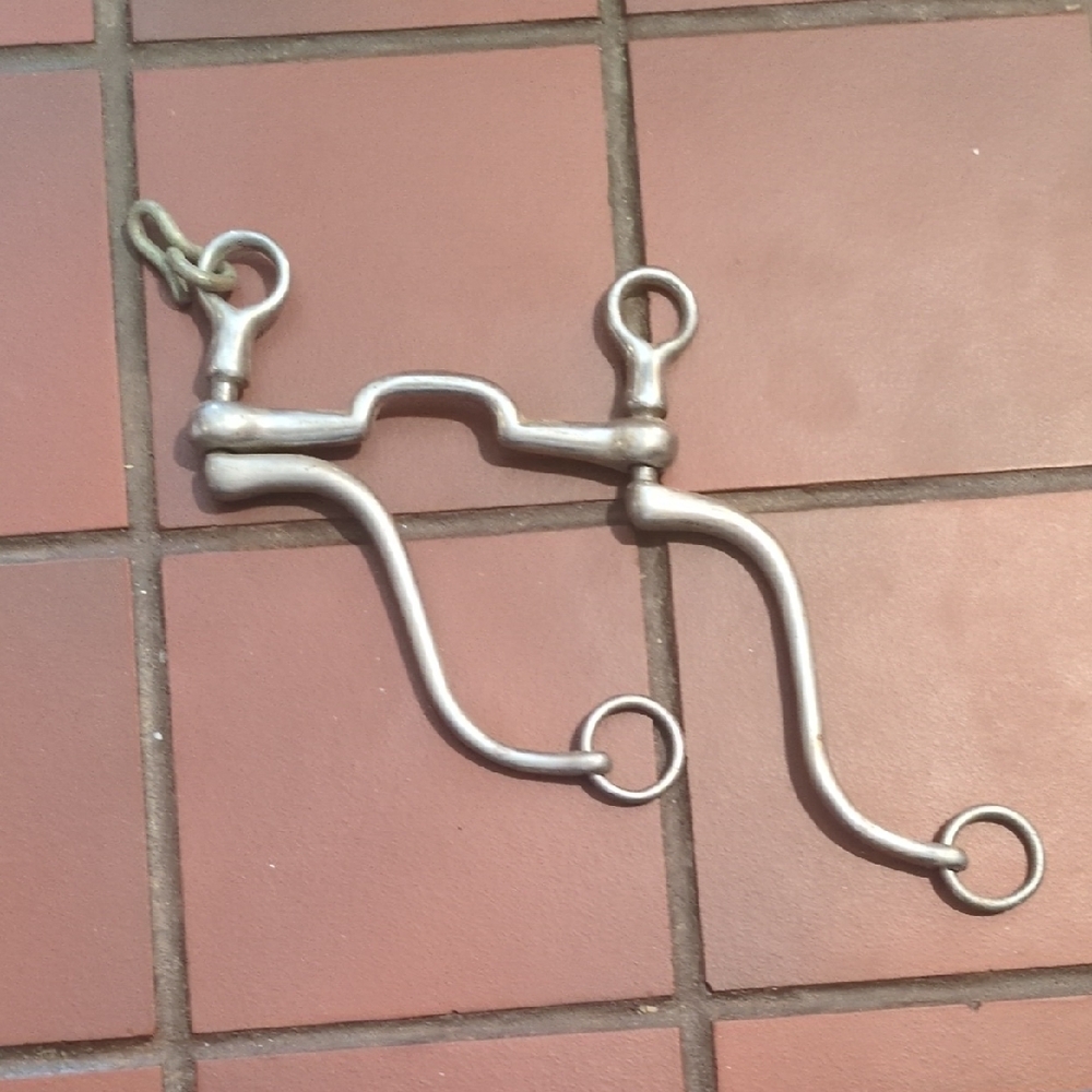 Stainless horse bit long shank with ported mouthpiece